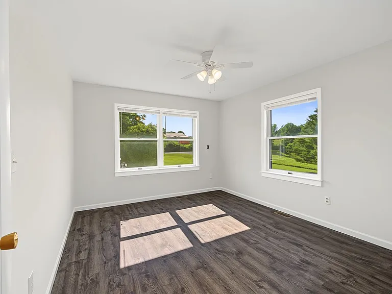 318 Cornwall Hill Rd — Photo 10
