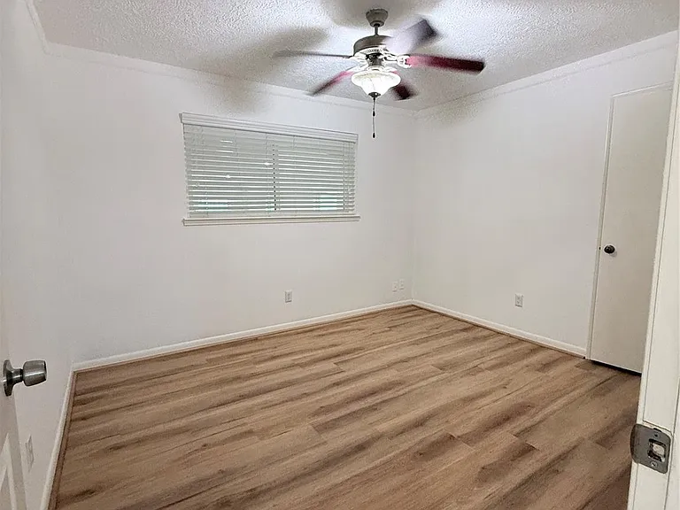 12214 Corona Ln — Photo 18