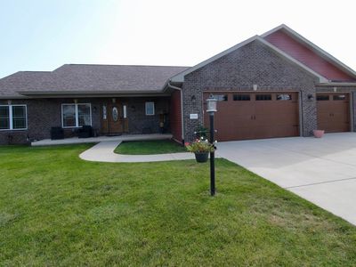 1324 Cedar Lake Dr, Metamora, IL, 61548