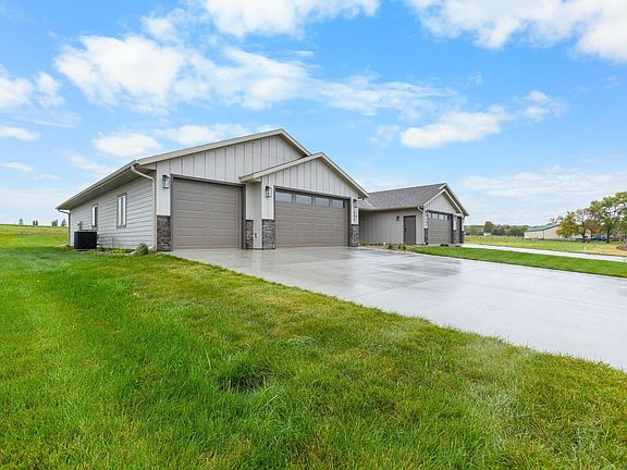 3rd image of 505 Mill Pond Rd #2