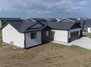 933 Petros Dr, Rapid City, SD 57701