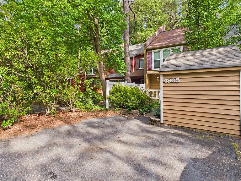 4905 Long Shadow Dr — Photo 3