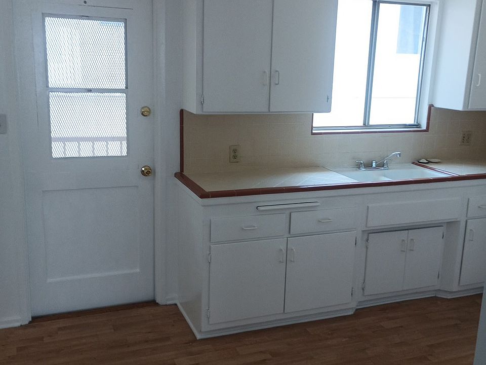 Kitchen & Backdoor Exit