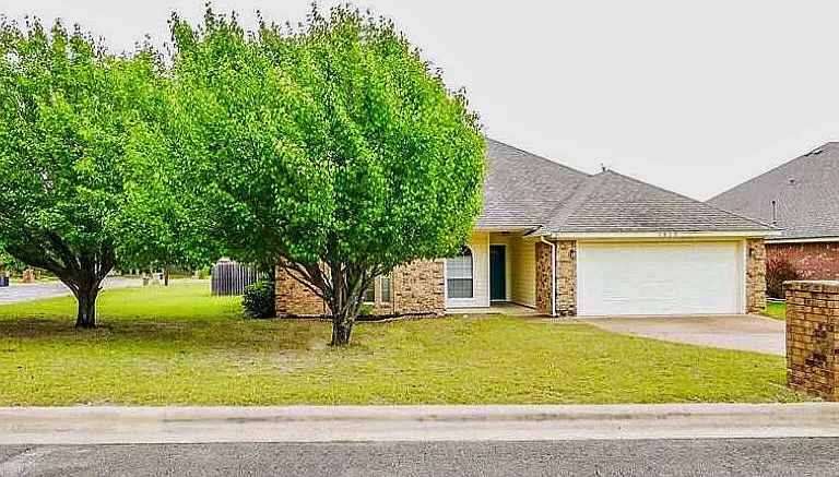 1813 Rally Lane, Harker Heights, TX. Nice corner lot on a cul-de-sac.