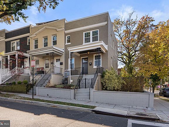 2nd image of 1201 Queen St NE