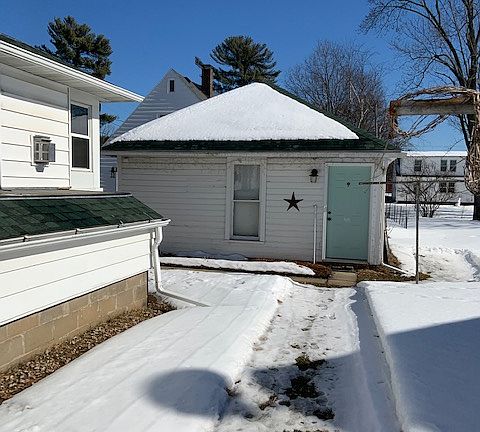 3rd image of 319 N 5th St