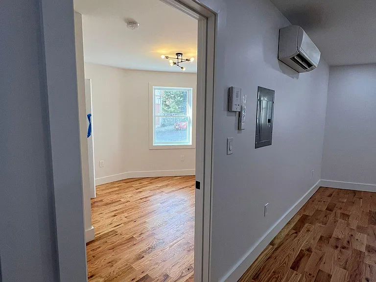 25 Hamilton Ave #B — Photo 6