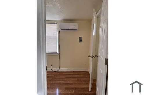 1730 W Poplar St Photo 1