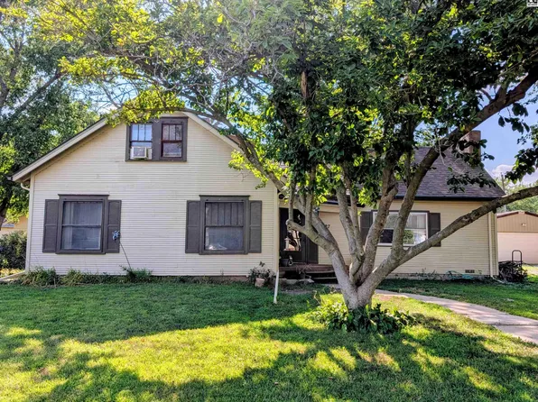 127 N Charles St, McPherson, KS 67460