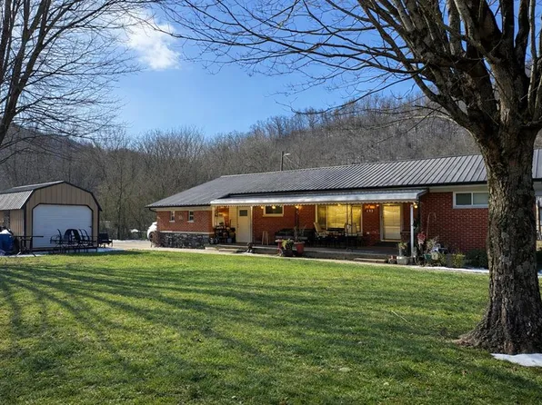 143 Taylor Loop Dr, Prestonsburg, KY 41653