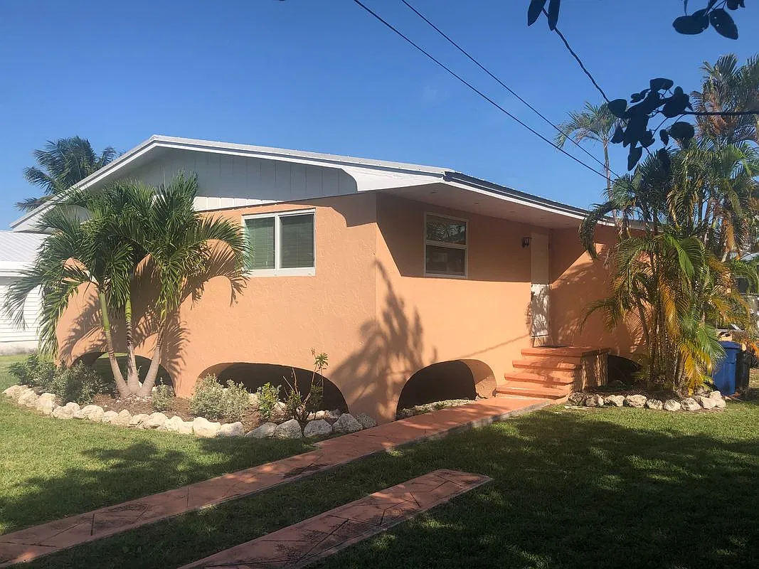 2 bed, 2.0 bath, 1062 sqft, $3,250 — Photo 2