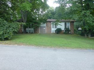 704 W Meadecrest Dr, Knoxville, TN 37923