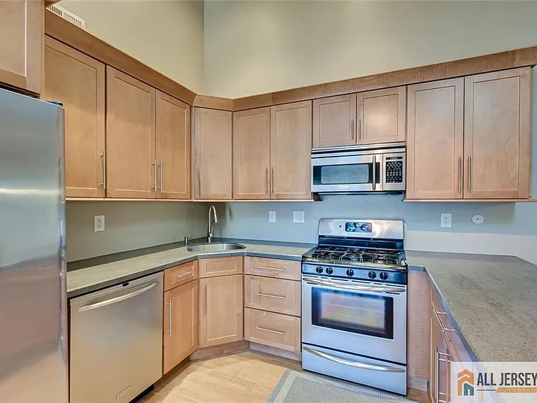 268 Kempsey Dr — Photo 12
