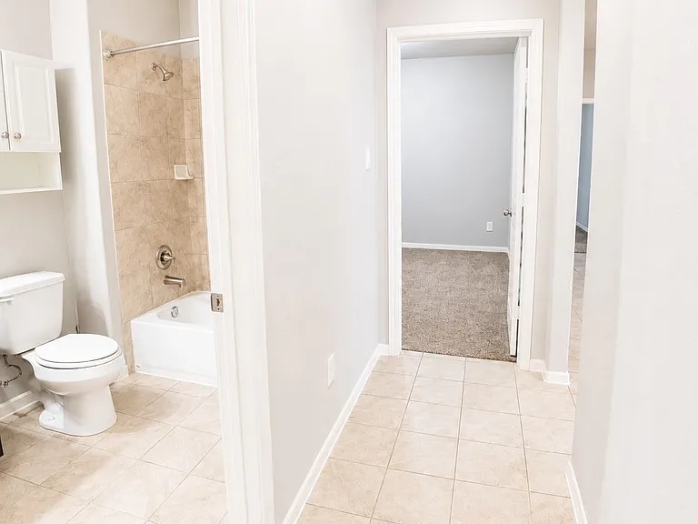 124 Camelot Place Ct — Photo 24