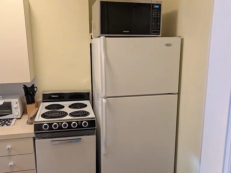 129 Loomis St #1 — Photo 6