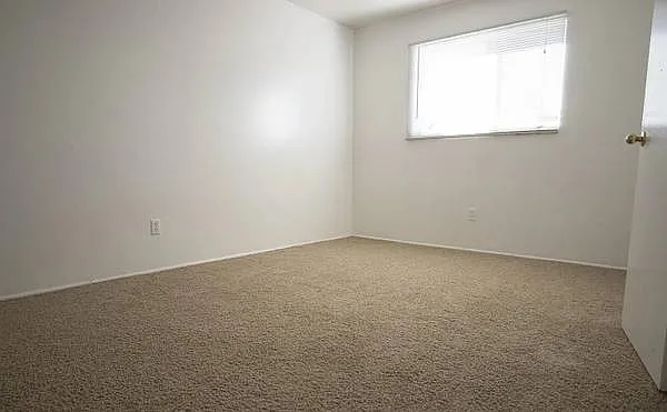 180 E James Dr — Photo 6