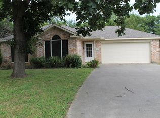 1920 Ambers Cir, Arlington, TX 76010