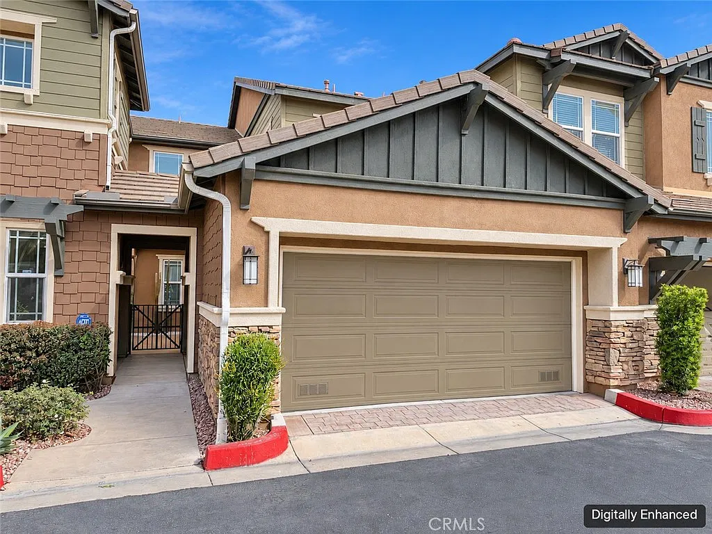 2 bed, 2.5 bath, 1990 sqft, $4,125 — Photo 1