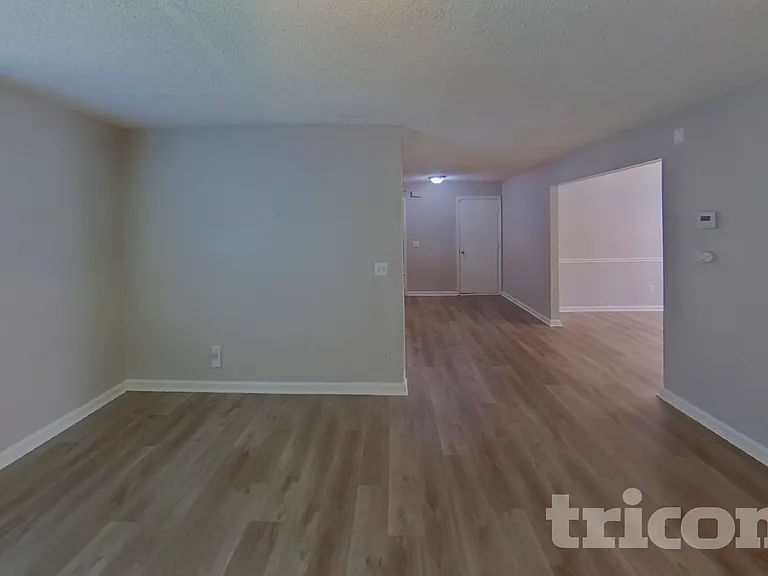 4430 Reserve Hill Xing — Photo 3