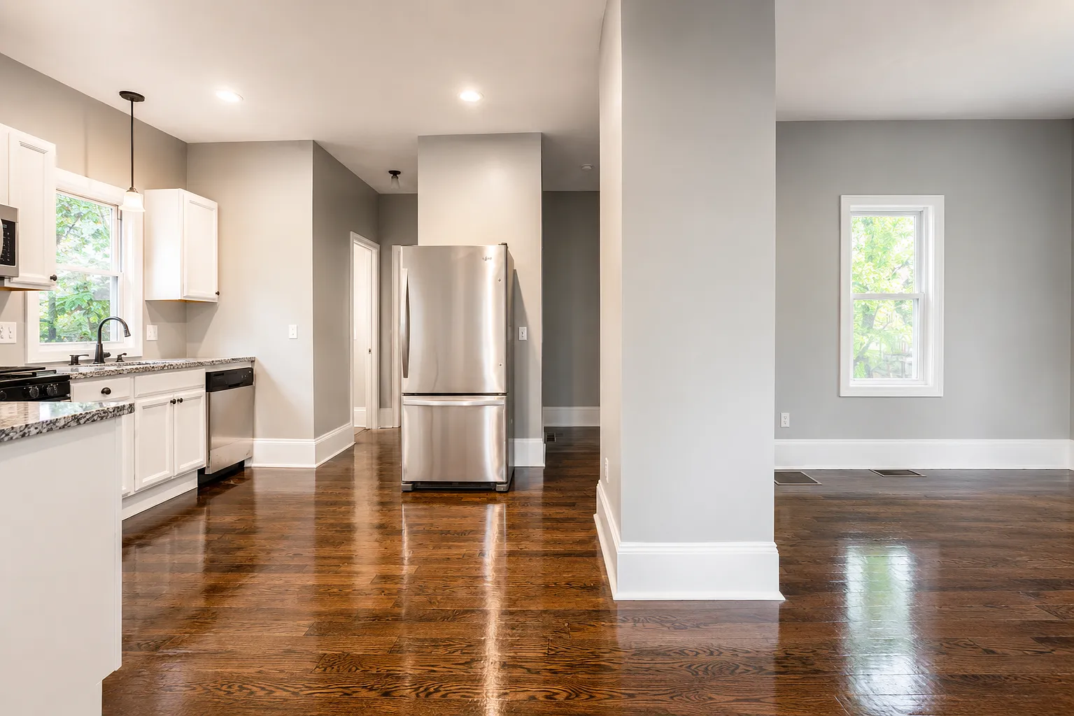 3 bed, 1.5 bath, 1700 sqft, $5,200 — Photo 4