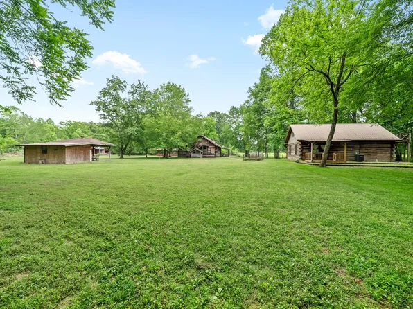 2375 Hooks Ln, Woodlawn, TN 37191