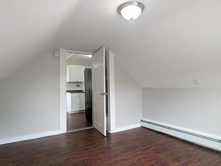 14 Cedar St — Photo 8
