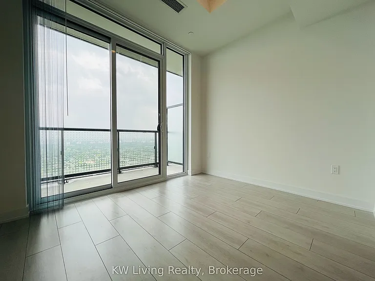 5858 Yonge St #LPH01 — Photo 4