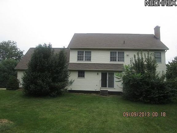3rd image of 1654 Carriage Hill Dr