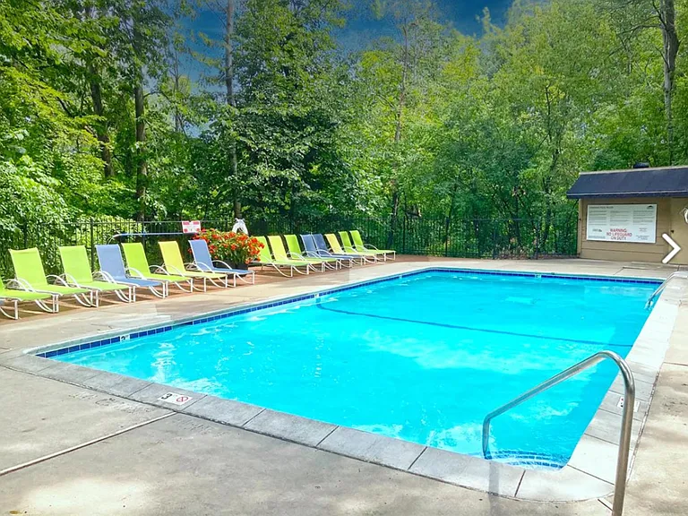 Hunters Ridge — Photo 2