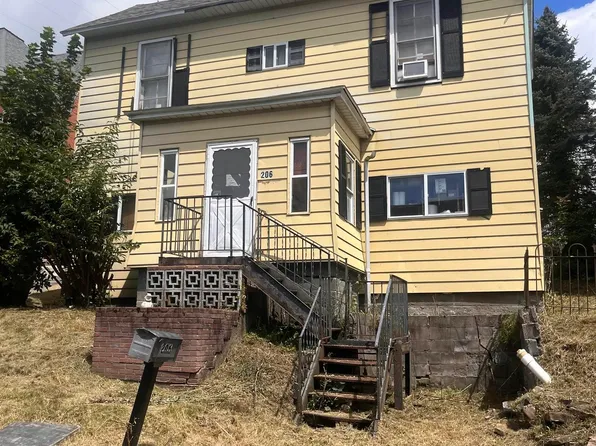 206 W Washington Ave, Terra Alta, WV 26764