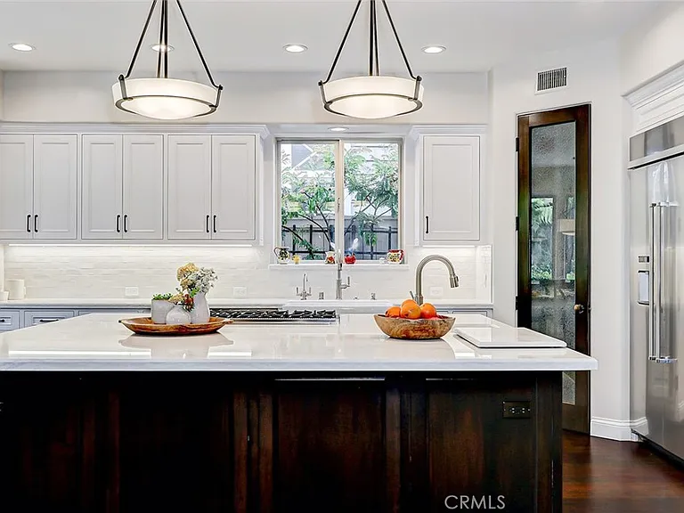 3005 N Poinsettia Ave — Photo 28