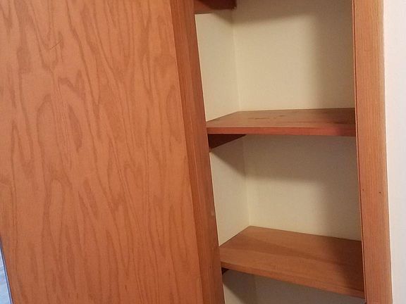 5th image of 309 Stanley Ct