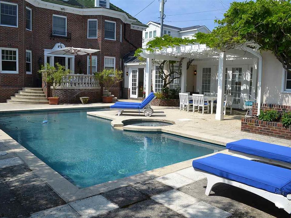 1st image of 107 S Pembroke Ave