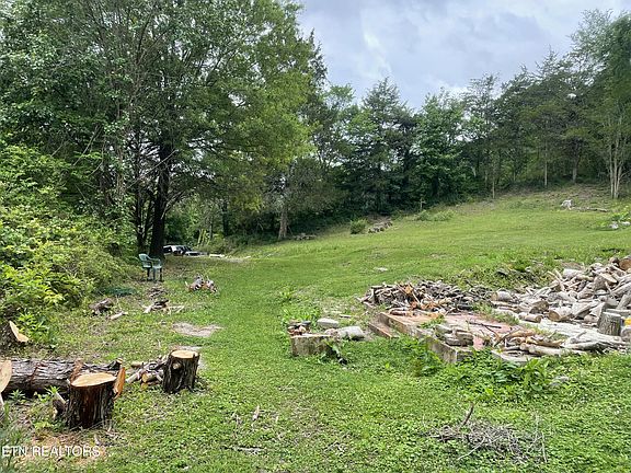 3rd image of 3901 Greenway Dr