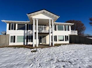 2105 Oxen Rd, Waverly, KS 66871