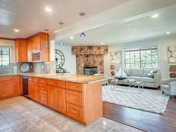 4th image of 425 Belleville Blvd