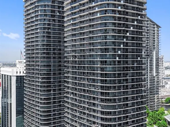 45 SW 9th St APT 3506, Miami, FL 33130