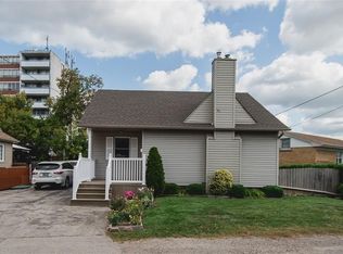 13 New Mountain Rd, Hamilton, ON L8G2R4