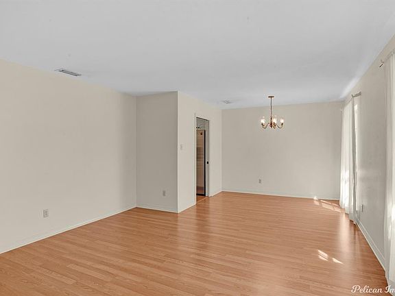 5th image of 212 Pomeroy Dr