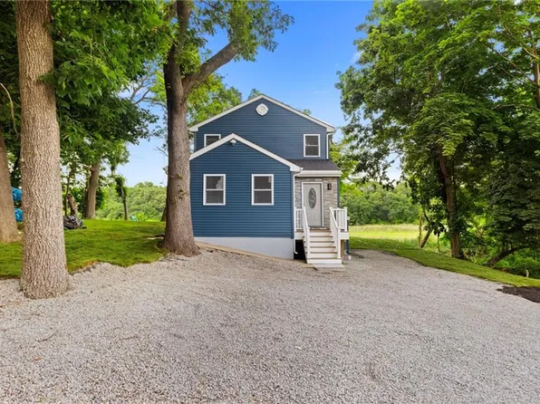 18 Pevear Ave, Warwick, RI 02886
