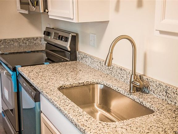 5th image of 8408 Donovan Ct #3