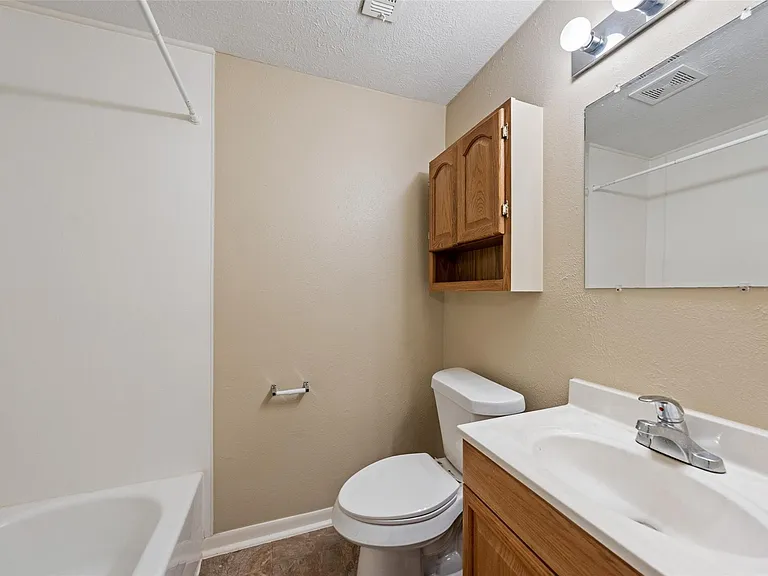1105 Thomas Ave — Photo 16
