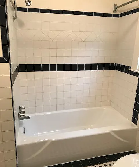Tiled shower/tub