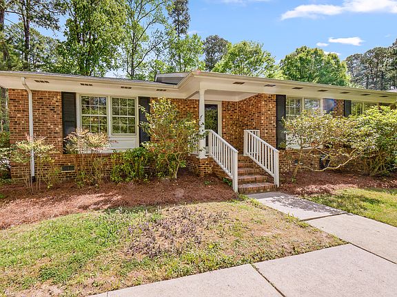 3rd image of 407 Overland Dr