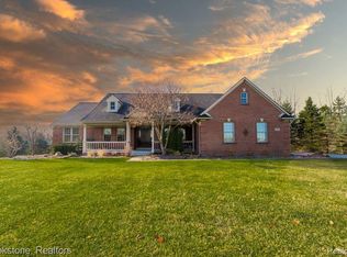 8786 Country Manor Dr, Romeo, MI 48065