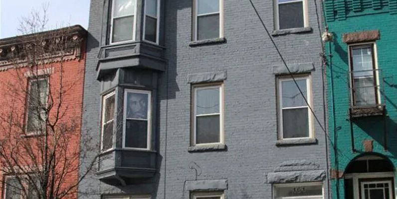 2nd image of 161 Lark St #3
