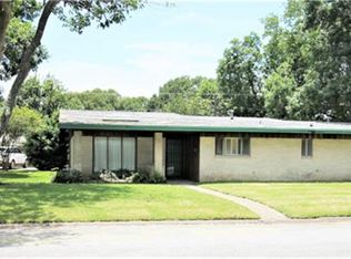 1424 Ladelle St, Wharton, TX 77488