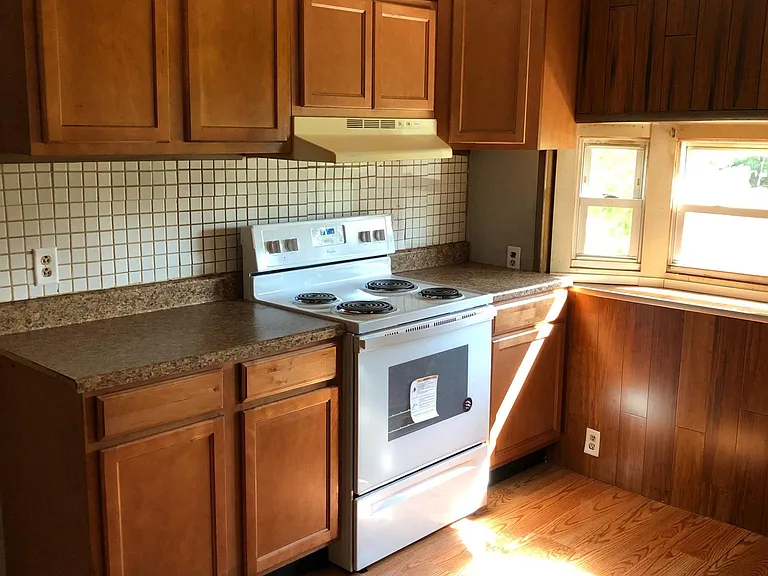 295 Stardust Dr — Photo 3