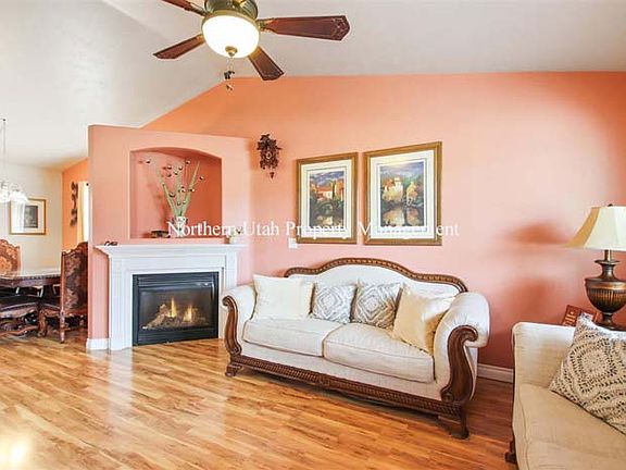 3 Front Room View 2_11102022