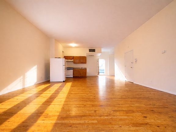 2nd image of 1166 Pacific St #B4